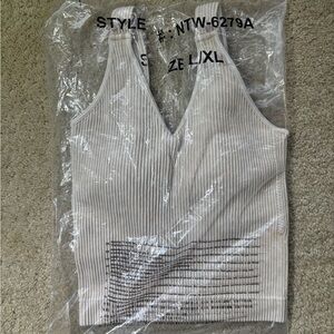 Zenana Outfitters Beige Sleeveless Top L/XL